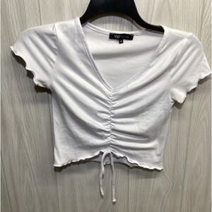 YMI‎ COLLECTIONS Women's (Size M) Short Sleeve V-Neck Cropped Shirt Front Accent